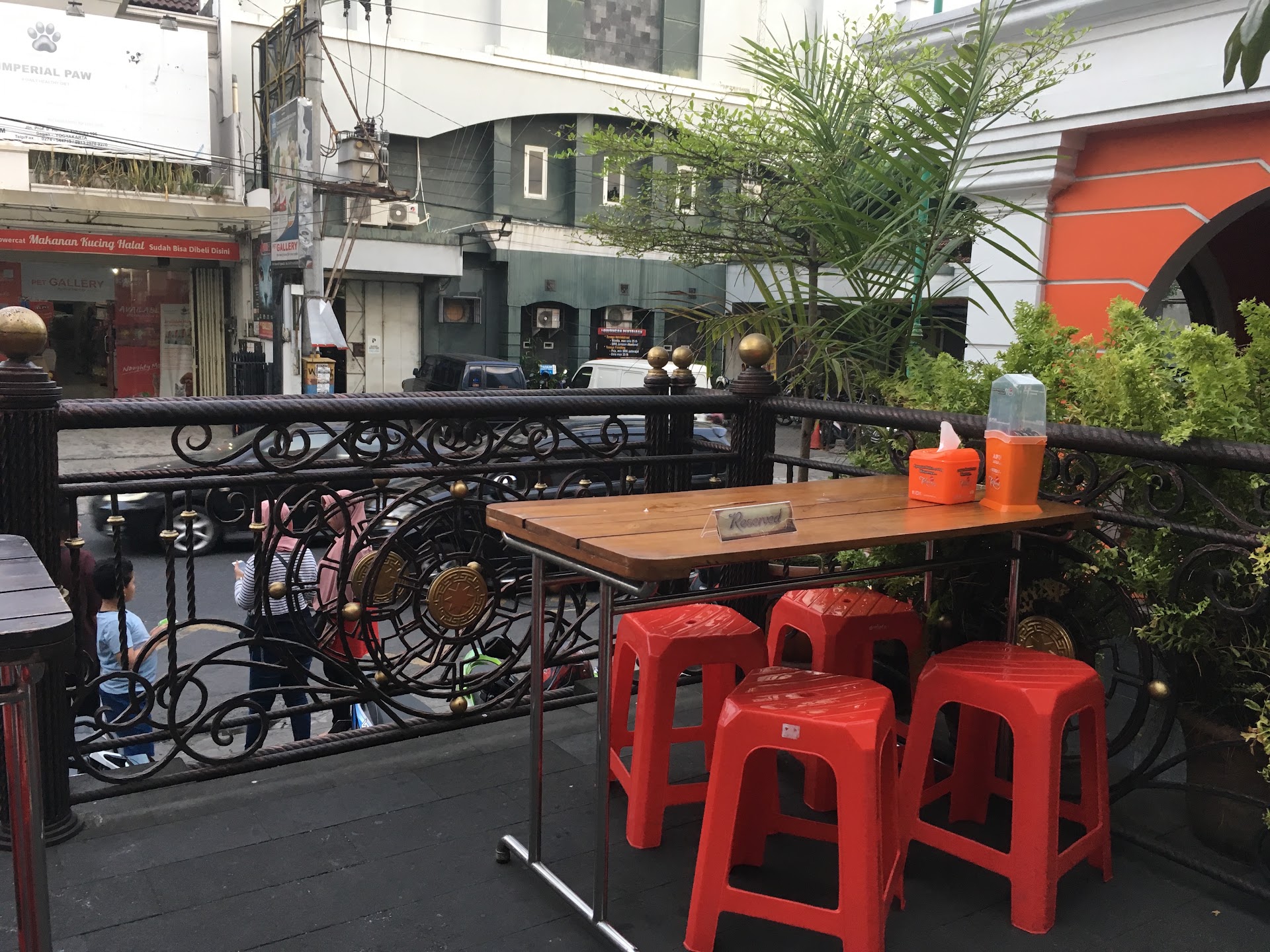 Mercado Beringharjo, Yogyakarta — manhã entre gudeg e batik antes do sol esquentar