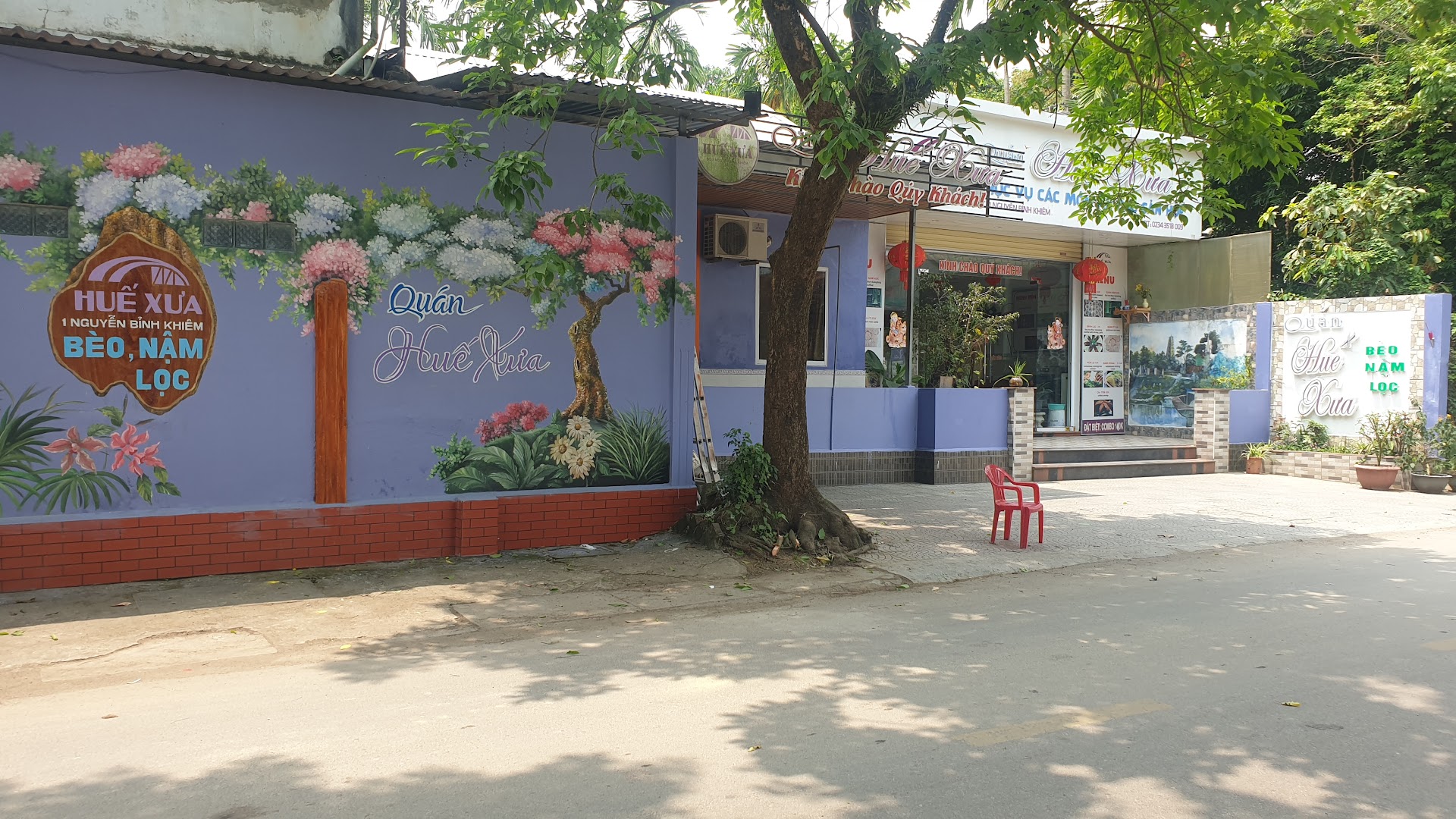 O café da manhã que Hué esconde do turista: pratos de arroz a R$2 no mercado mais antigo do Vietnã