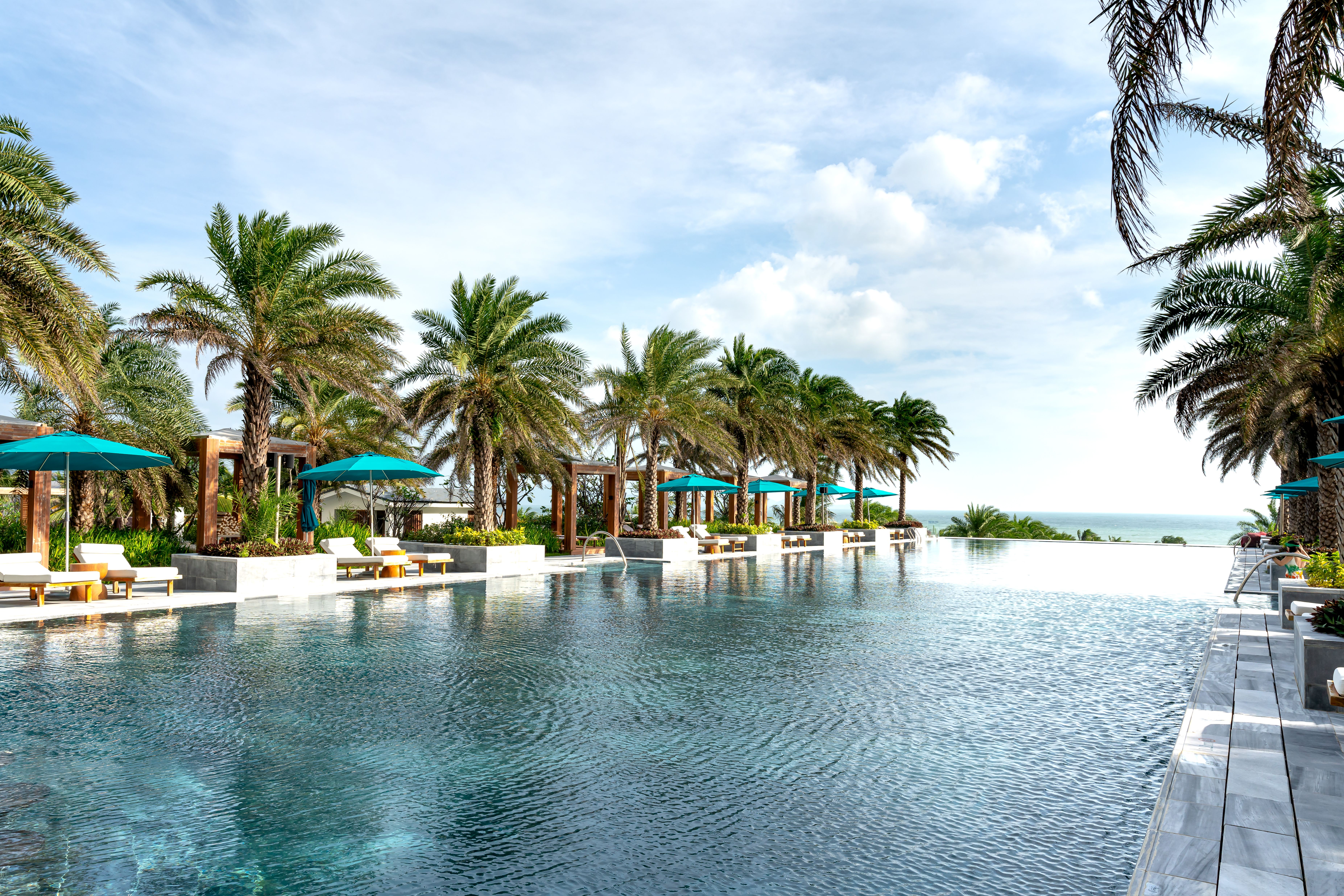 Da Nang: piscina infinita com vista pro mar — vale a diária?
