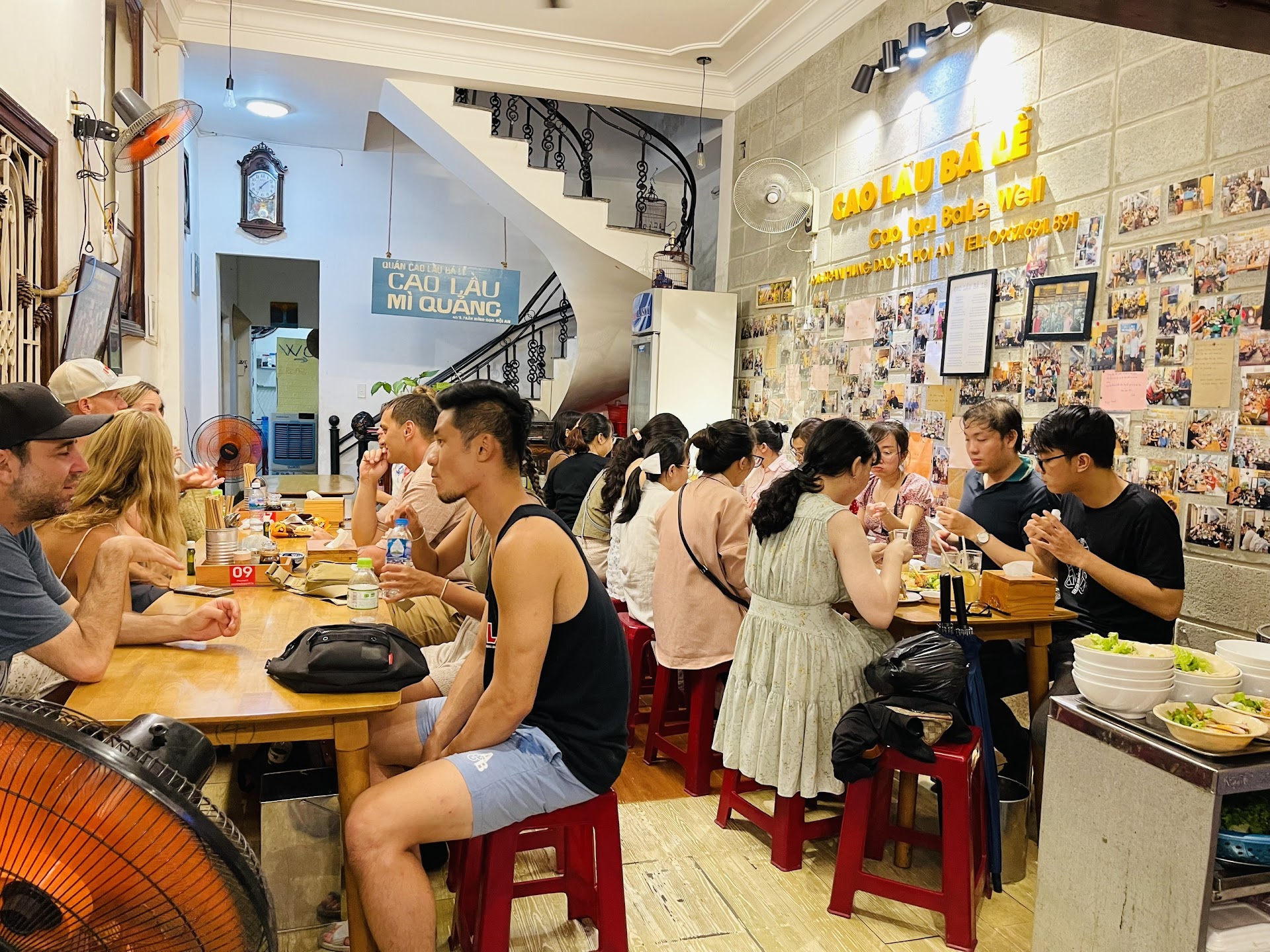 O mercado que acorda antes do sol: o café da manhã que Hoi An esconde dos turistas