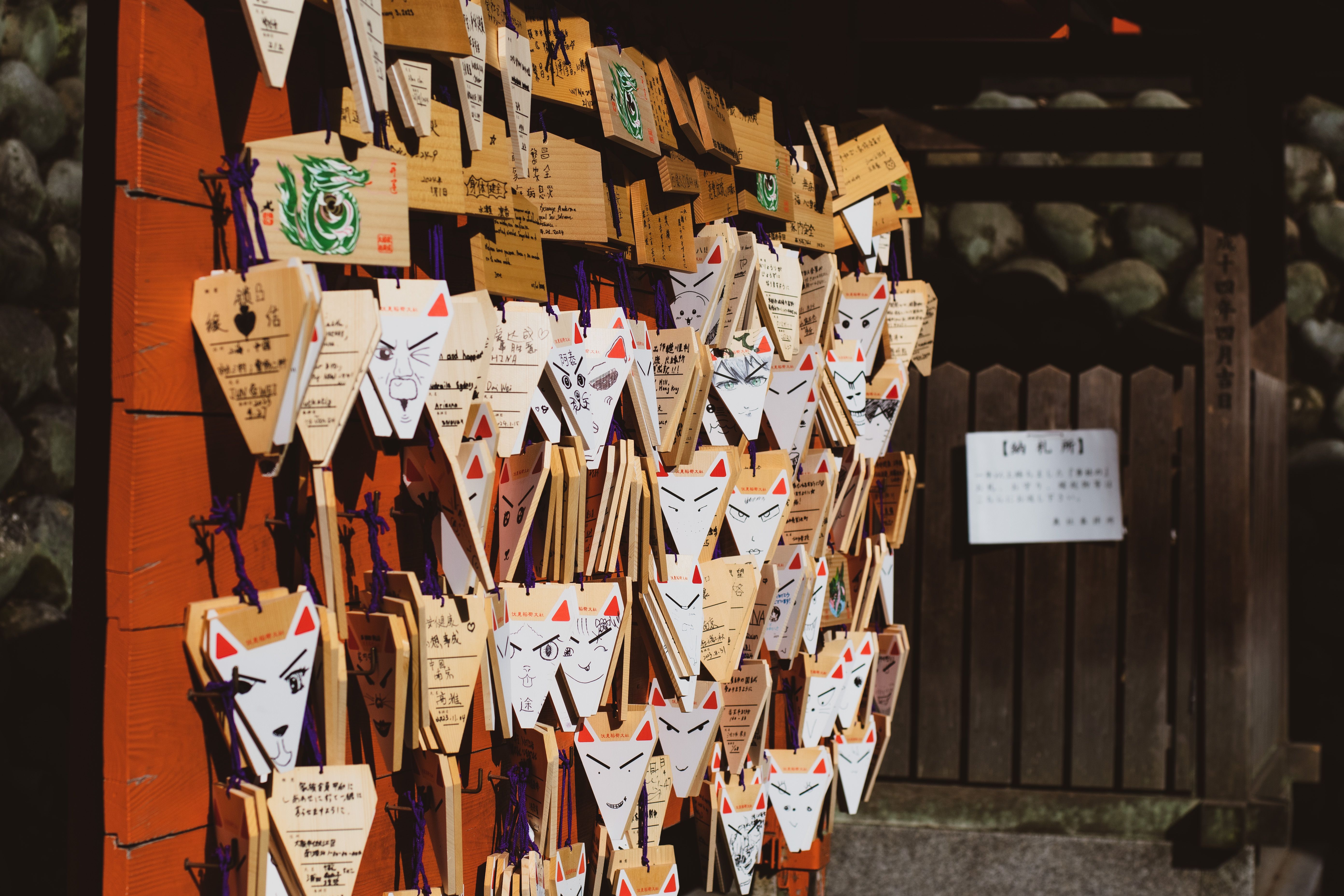 Fushimi Inari ao Amanhecer: os Mil Torii antes da Multidão Chegar