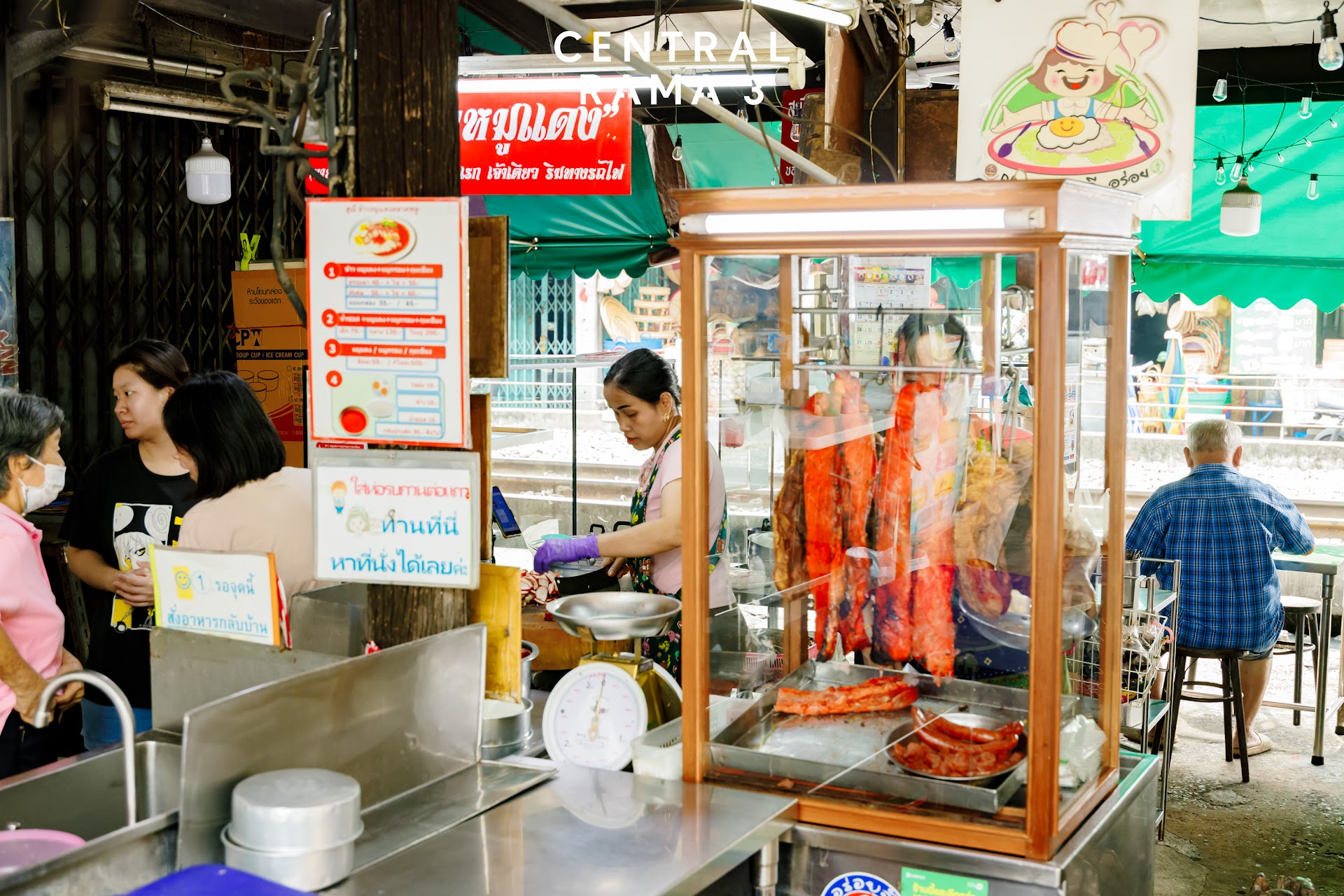 Qual o Segredo de Talat Phlu? A Comida de Rua MAIS Autêntica de Bangkok te Espera!