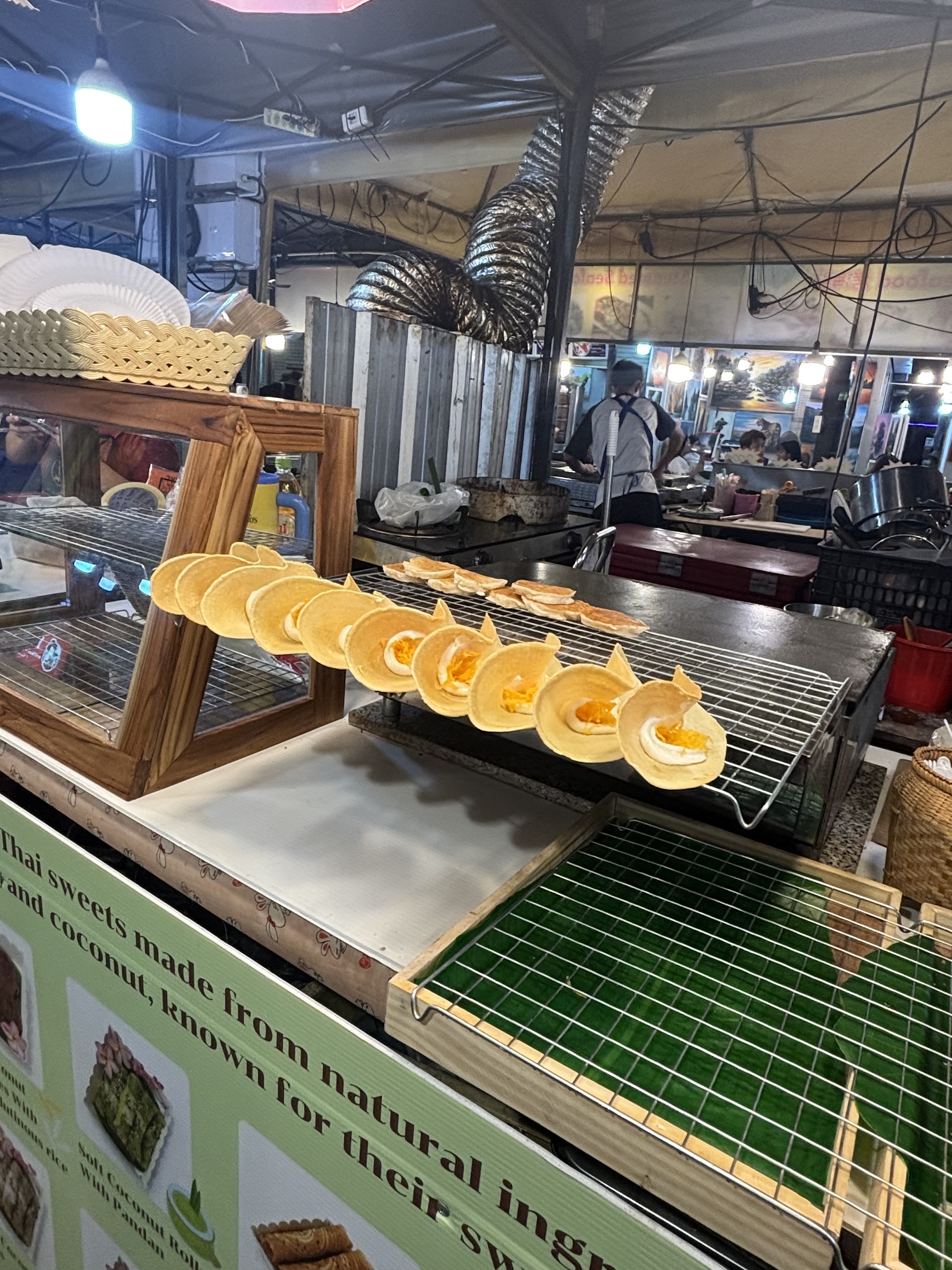 Warorot ao Amanhecer: o mercado mais antigo de Chiang Mai antes das 7h — khao soi saindo da panela