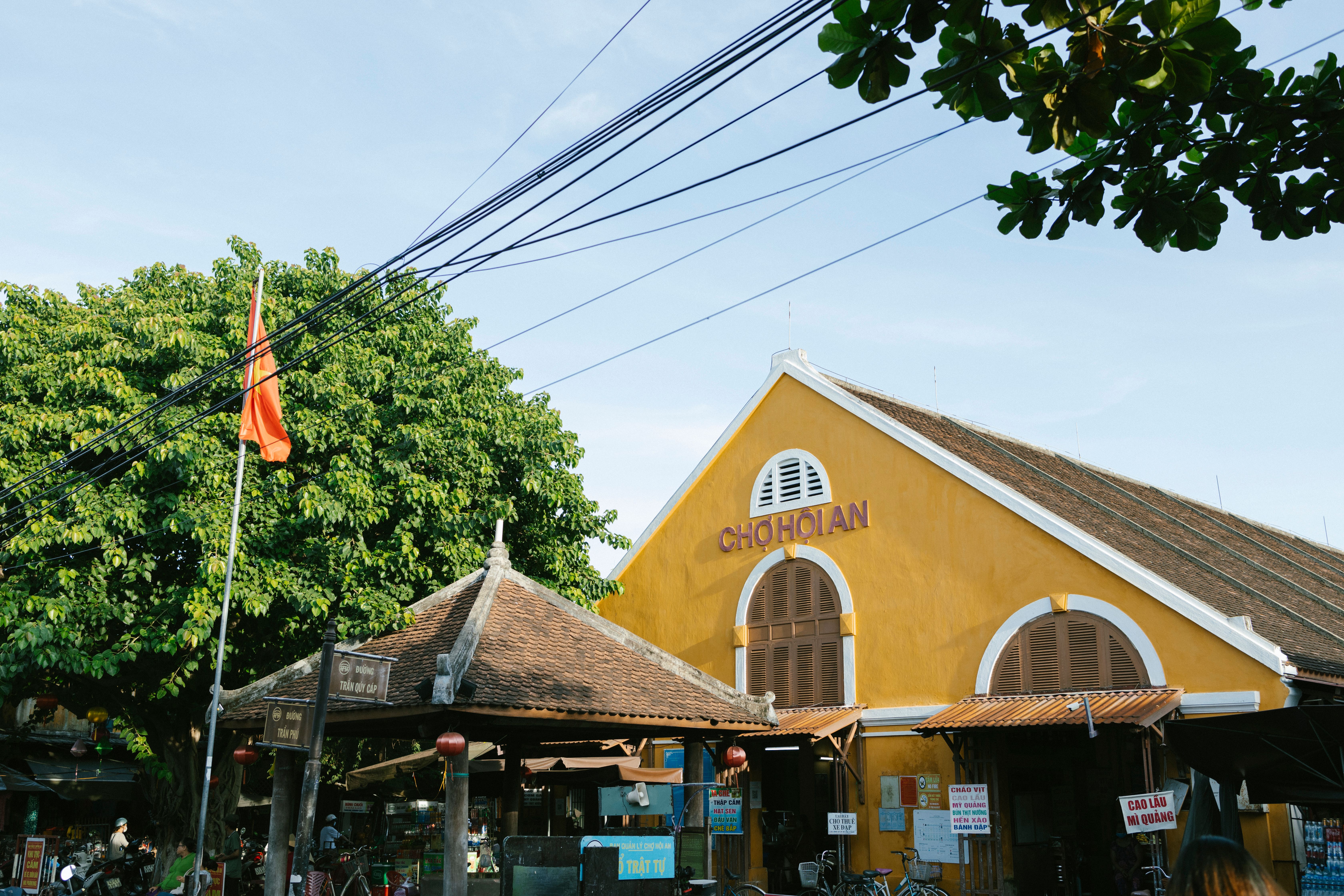 Hoi An à Noite: a cidade das lanternas que parou no tempo